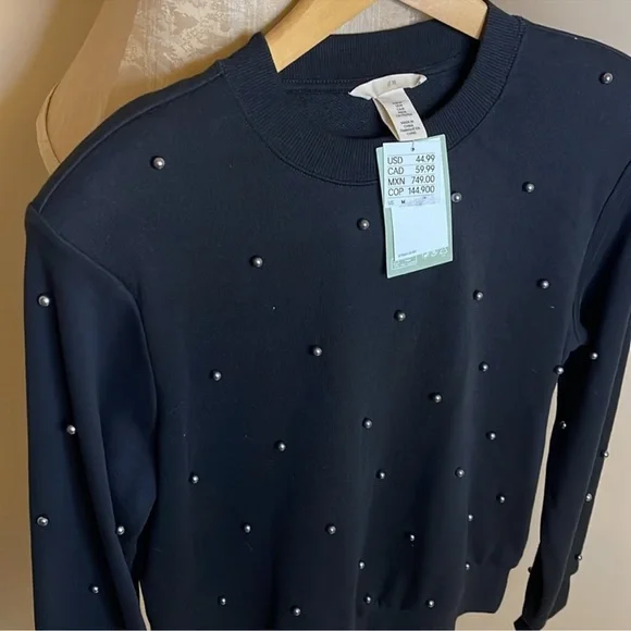 H&M Black Pearl Embellished Sweater Size M
New With Tags - Picture 11 of 12